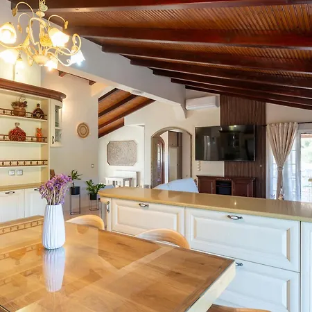 Liberis Loft بيت للعطل أرغوستولي