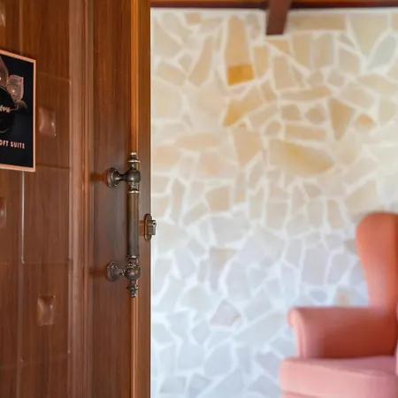 Liberis Loft * أرغوستولي