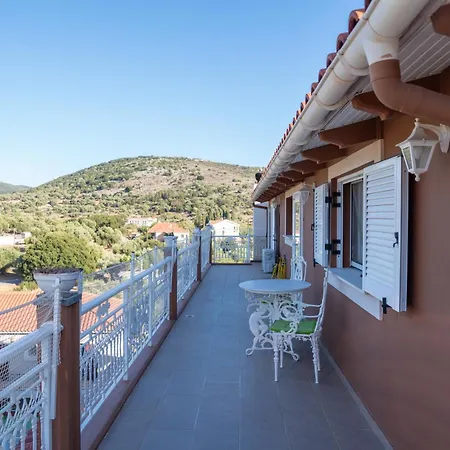 بيت للعطل Liberis Loft أرغوستولي